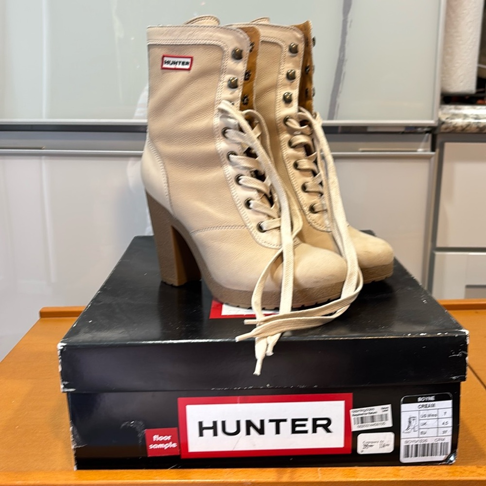 Tall Hunter heel booties cream